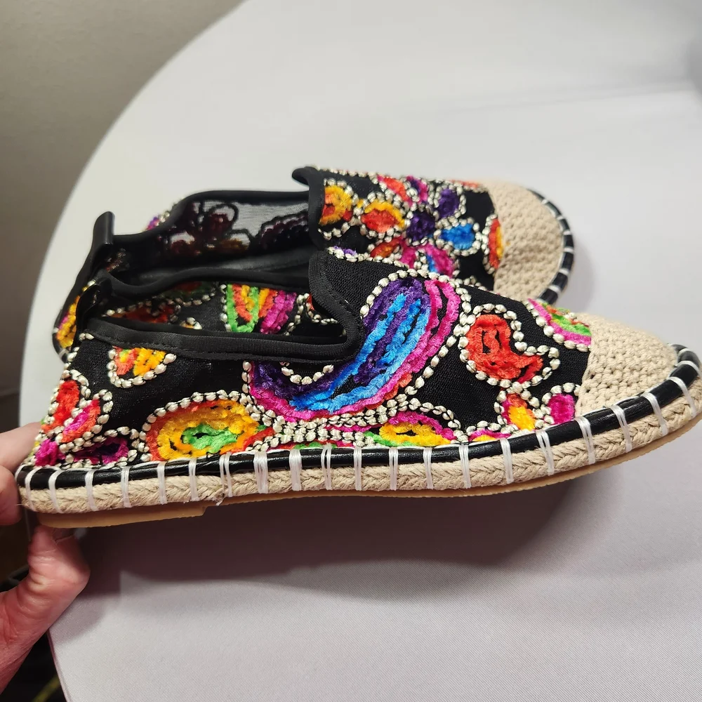 ⭐️Colorful Paisley Embroidered Espadrilles Size 37 | Boho Chic Slip-On Flats